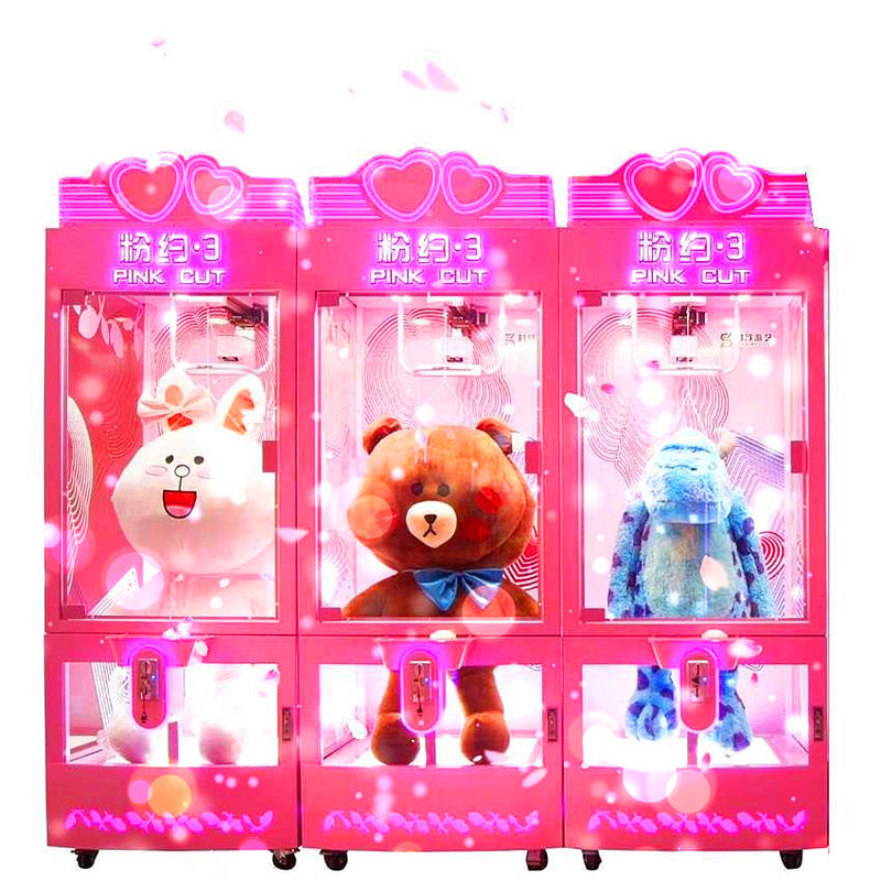 Luxury Cube Crane Claw Gift Vending Machine With 12 Months Warranty