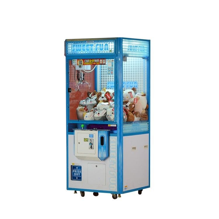 Small Gift Vending Machine Size 780*860*1900mm / Claw Toy Grabber Machine